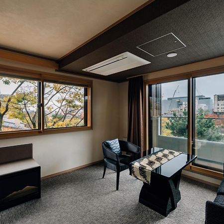 Hotel Alza Kioto Exterior foto A room at the hotel